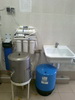 Система фильтрации питьевой воды наивысшего качества для детского садика 750л/сутки. 
        Система состоит из:
         1.Фильтр ВВ 20 (угольный) - удаление хлора и органических соединений. 
         2.Система обратного осмоса 5-ступеней. 
         3.Накопительный бак (гидроаккумулятор) 42л. 
         4.Емкость кипячения воды