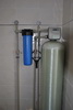 Система фильтрации воды мощностью 1,5м3/час размещенная в котельной котеджа.
Удаление механических примесей, железа с концентрацией 1,5мг/литр и запаха сероводорода.
1. Фильтр грубой очистки ВВ20 (фильтрация 5мкм)
2. Угольный фильтр(колона) FPC1465CT (засыпка уголь CENTAUR)